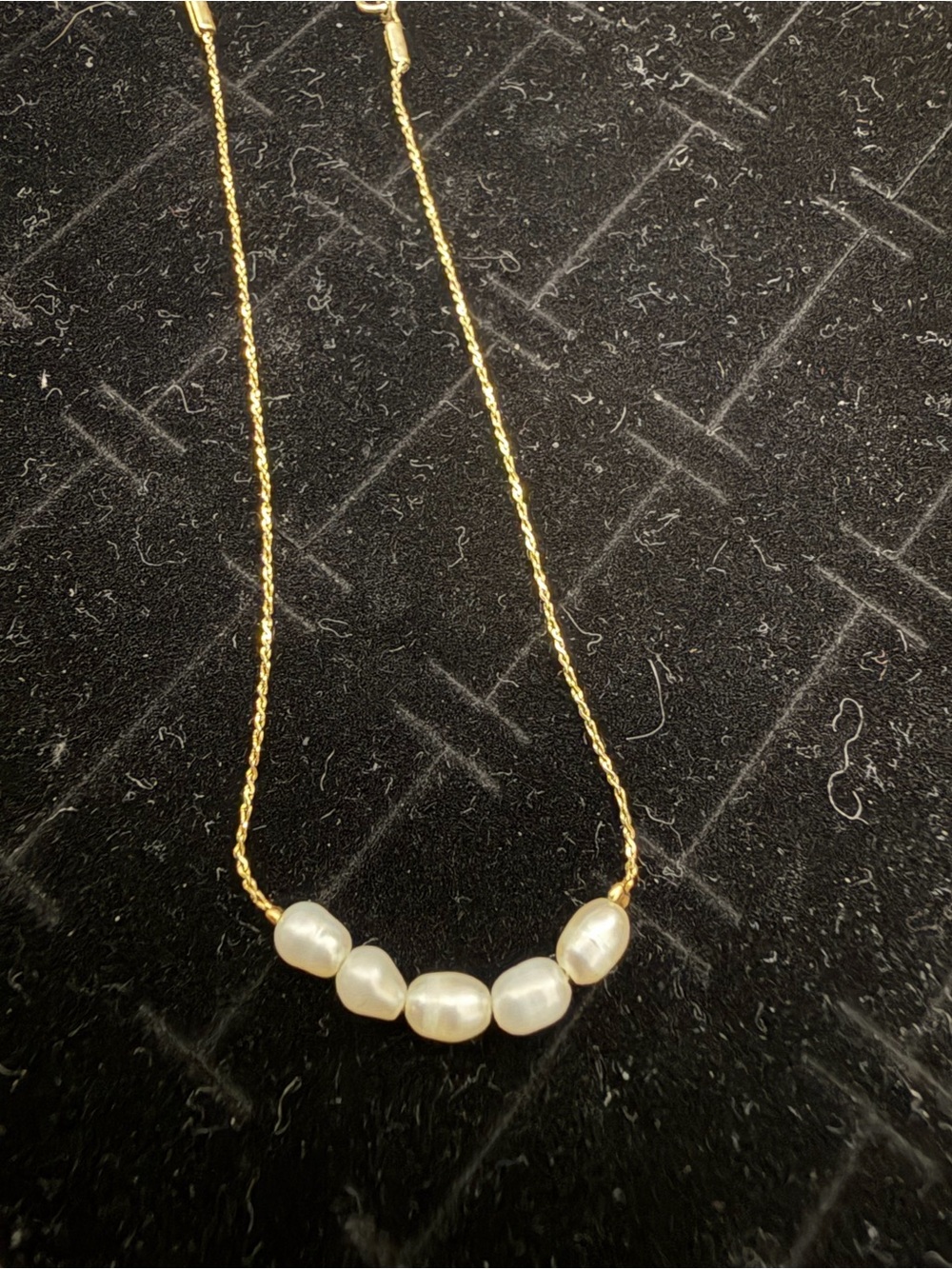 Freshwater pearl bracelet, gold tone